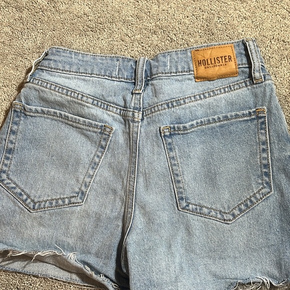 HOLLISTER-California jean shorts - Picture 3 of 3